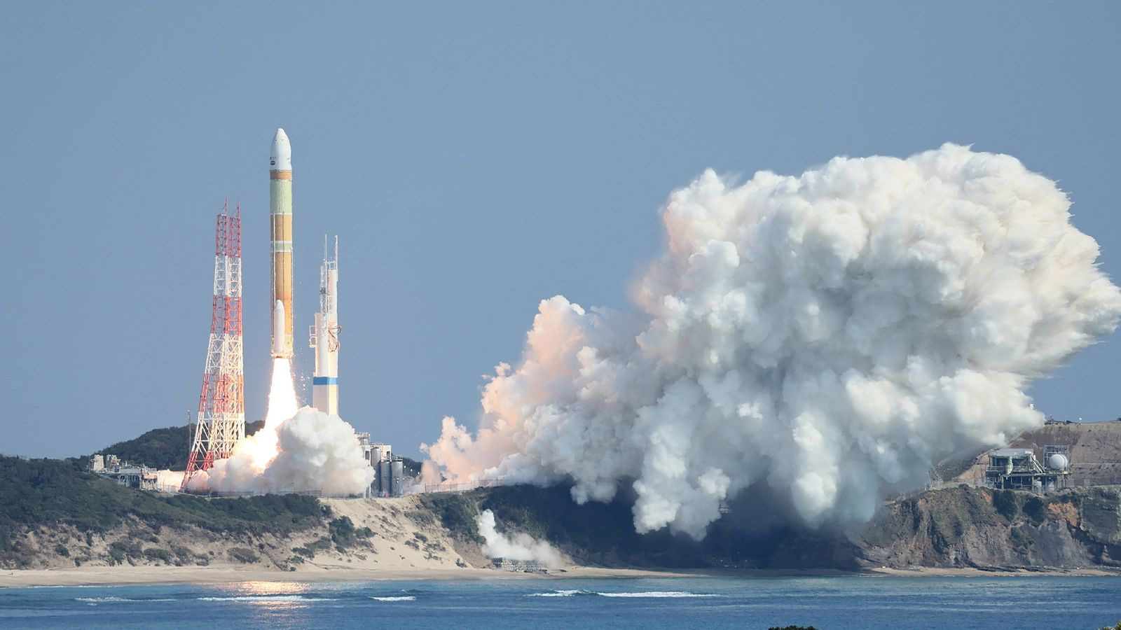 Japan launches first lunar lander | Bright Uzbekistan